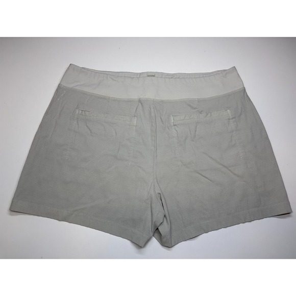 Athleta Shorts 16 Khaki Beige Trekkie Pull On Athletic Zippered Pockets - Picture 2 of 9